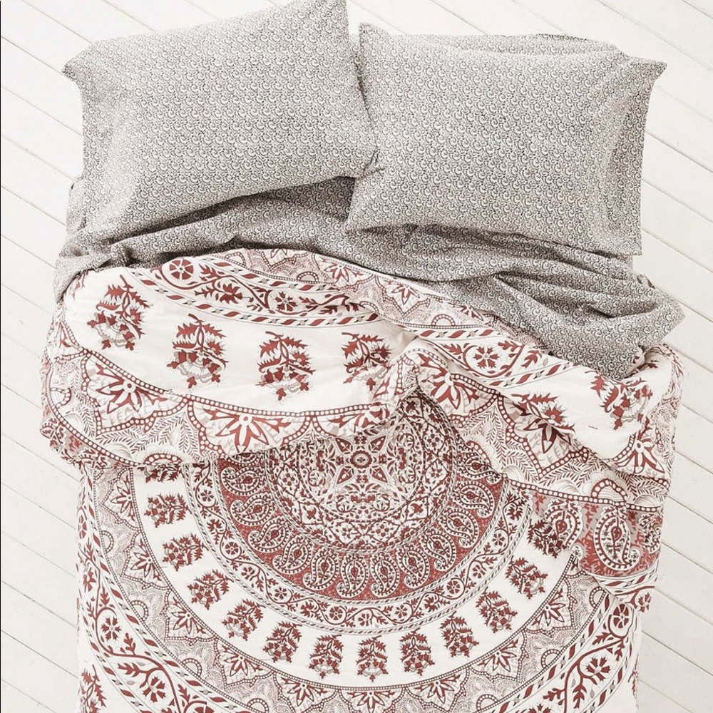 Urban Outfitters Queen/Full Bedding Set
